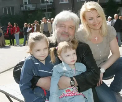 Režisér Dušan Rapoš a herečka Eva Vejmělková u opravené fontány