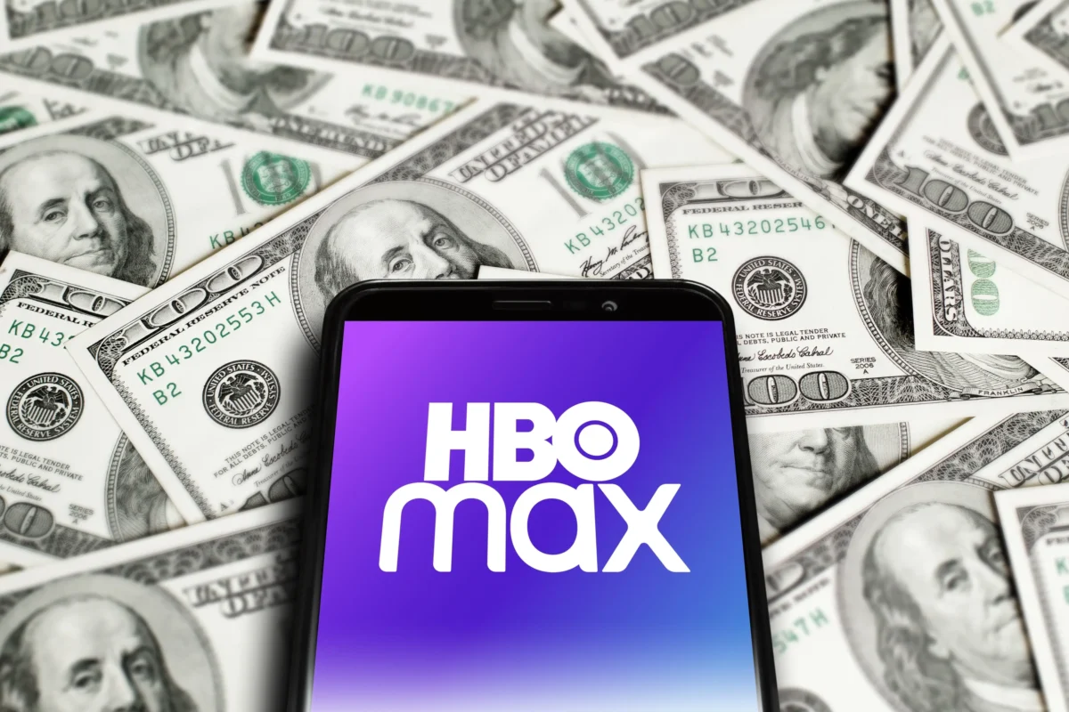 Mobil s HBO leží na dolarech.