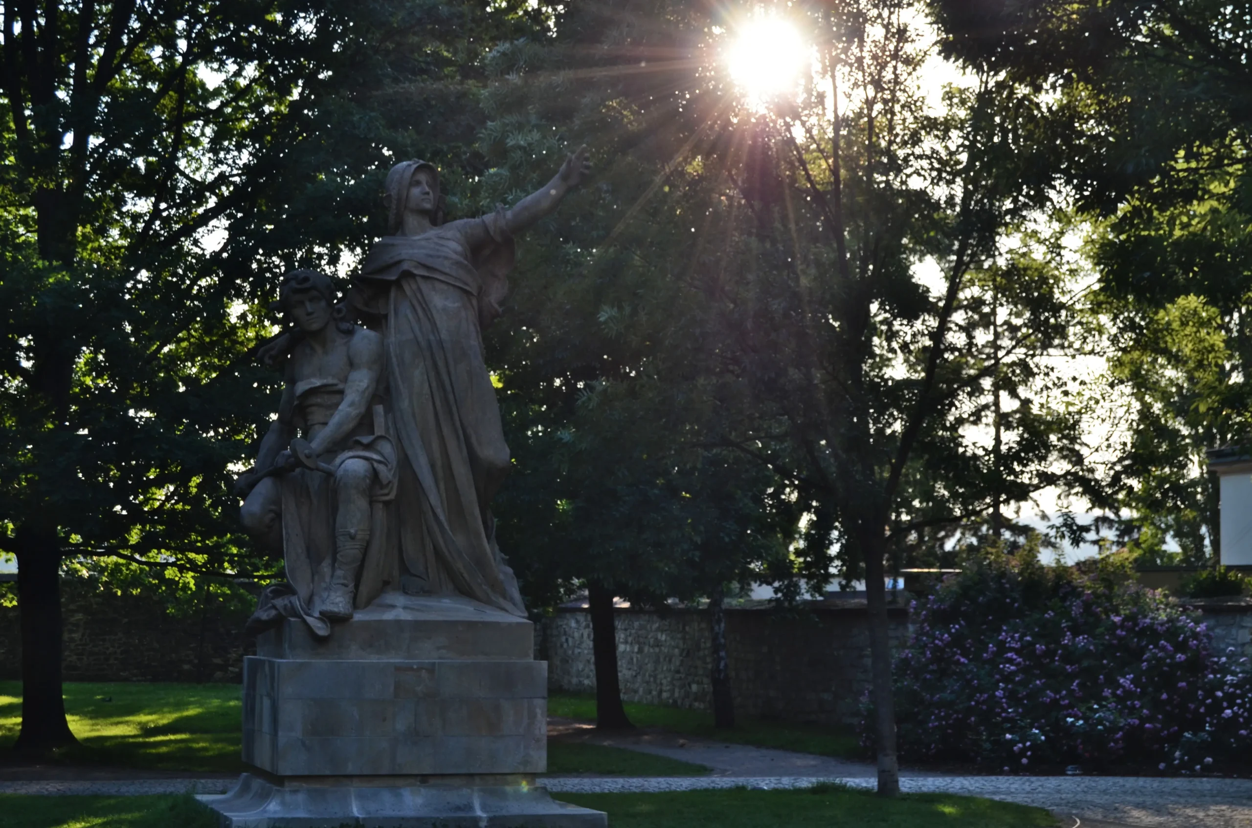 Sochy Kněžny Libuše a Přemysla Oráče