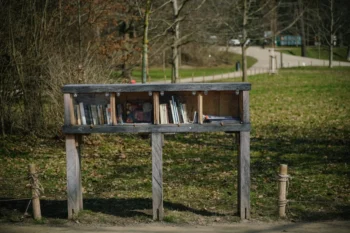 Knihovnička v parku