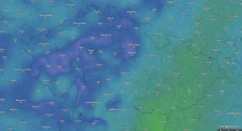 Color-coded temperature map of Central Europe focusing on the Czech Republic, showing city temps in °C; blues indicate cooler areas, greens warmer regions like the east.