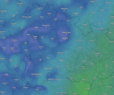Color-coded temperature map of Central Europe focusing on the Czech Republic, showing city temps in °C; blues indicate cooler areas, greens warmer regions like the east.