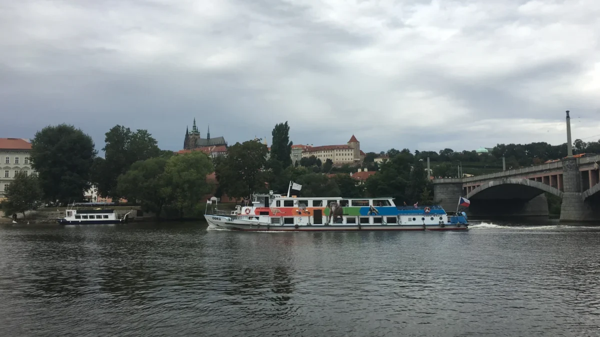 Praha nábřeží