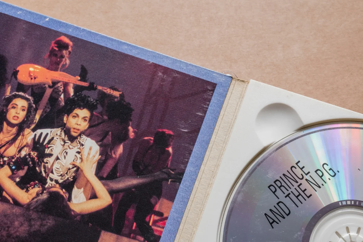 CD s písničkami od Prince