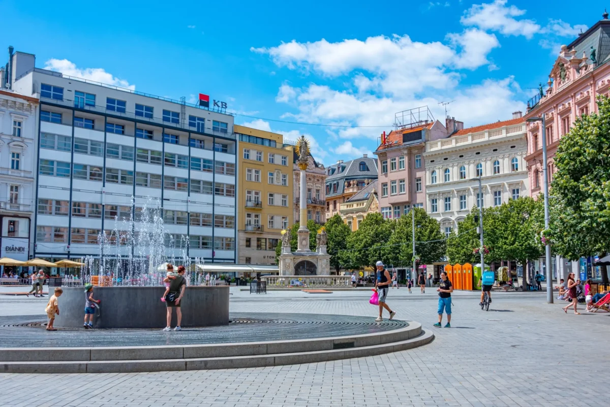shutterstock_2671416209 | TVGURU.cz Brněnské náměstí