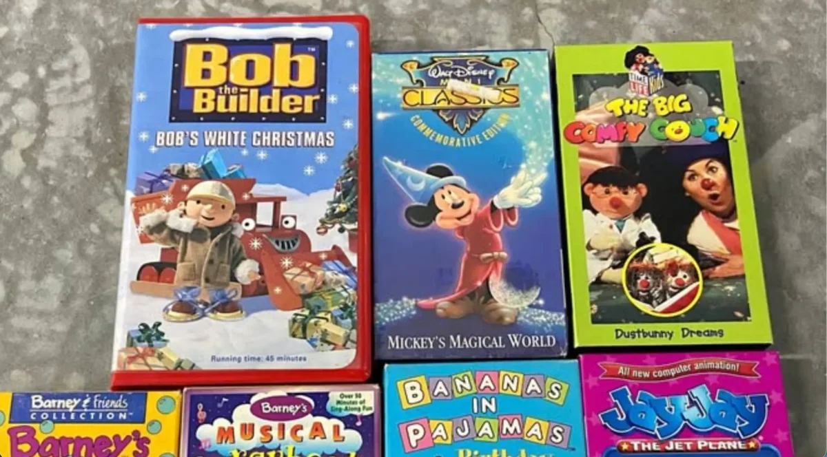 pohádky na dvd vedle sebe v řadě
