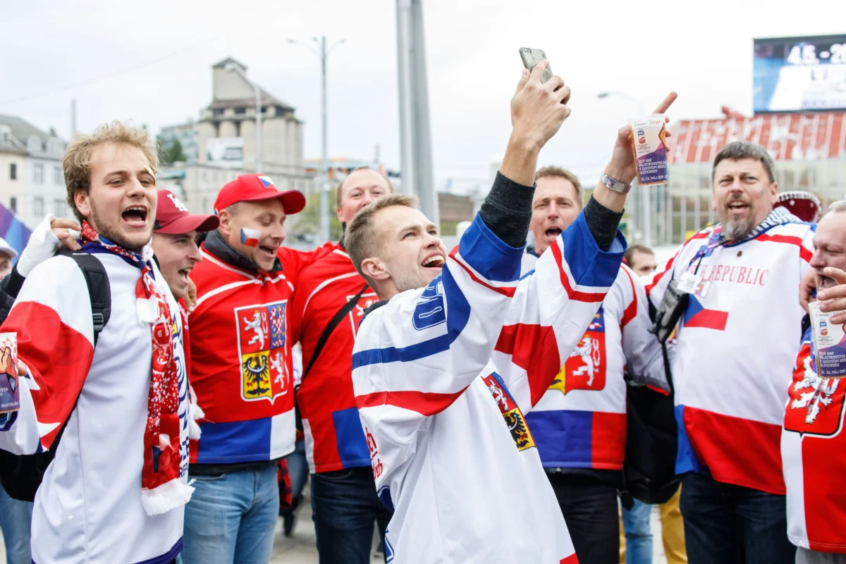 Fanoušci českého hokeje.