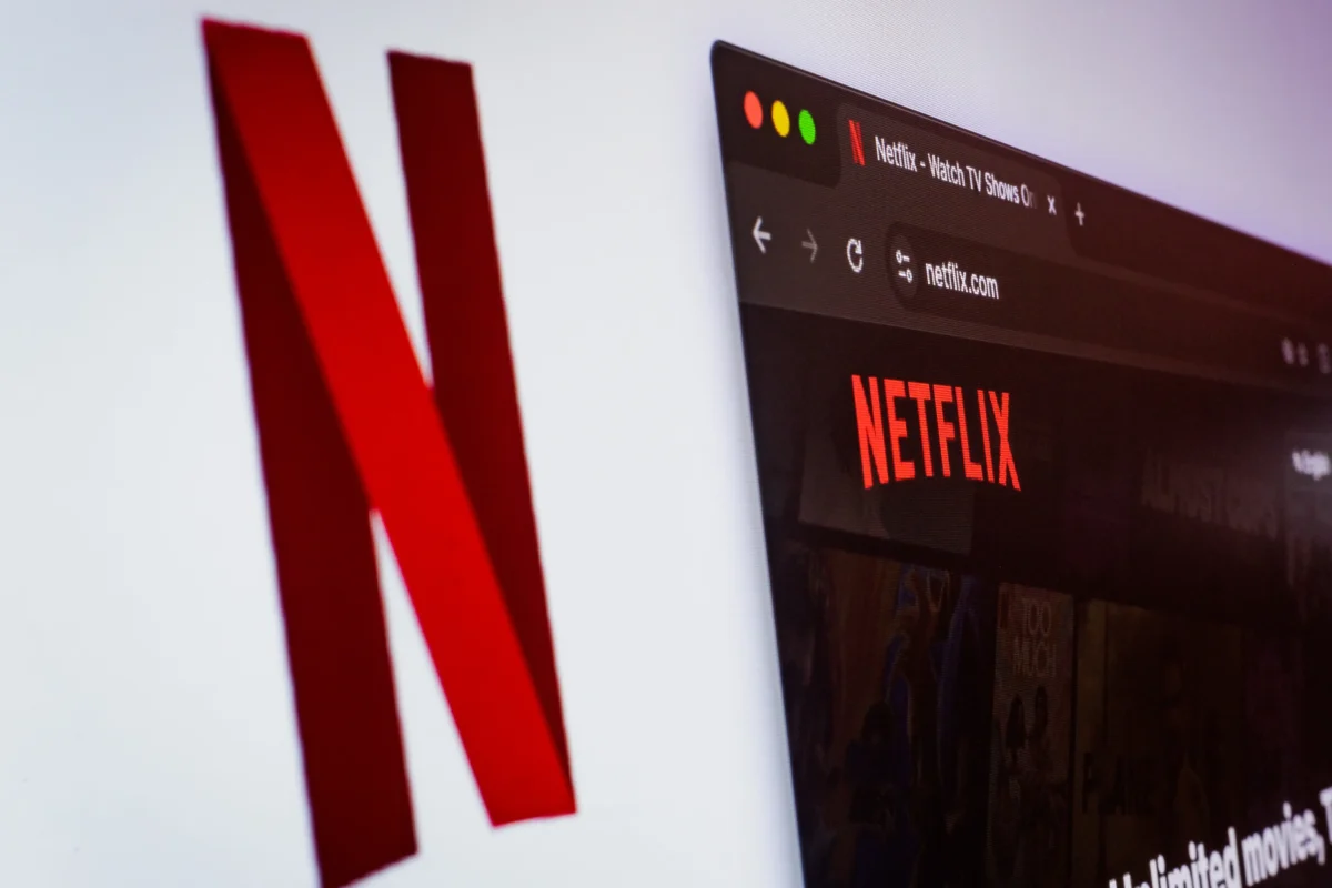 shutterstock_2666258131-2 | TVGURU.cz Zapínání Netflixu