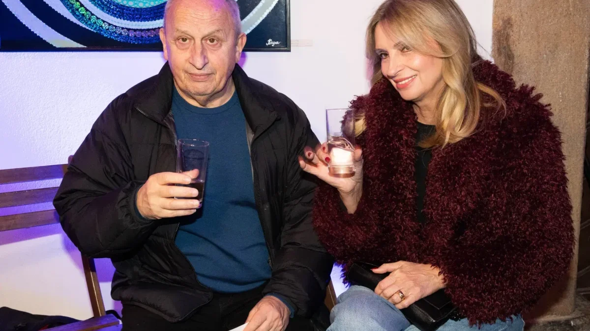 Jan Kraus sedí vedle Ivany Chýlkové.