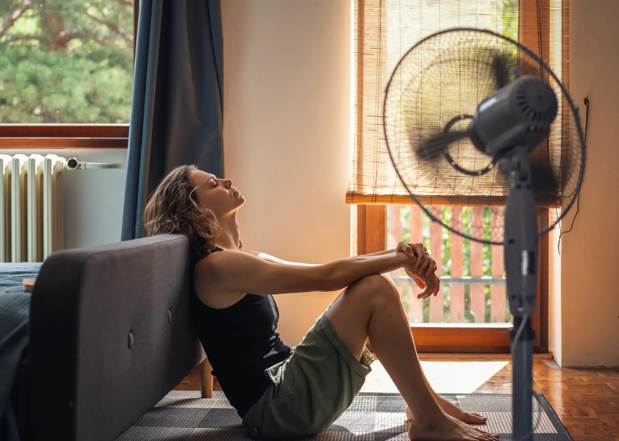 Připravme se - žena s ventilátorem