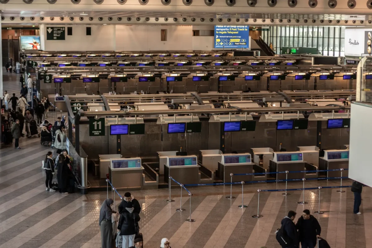 odletová hala letiště Linate