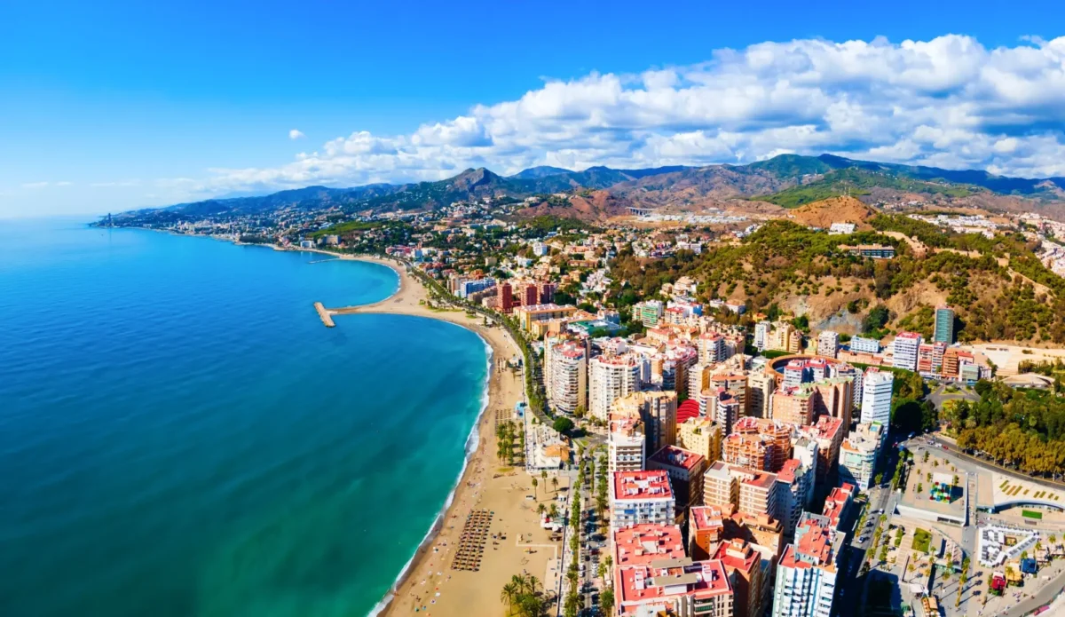 Shutterstock_2723775701 | TVGURU.cz Sluncem zalitá Malaga