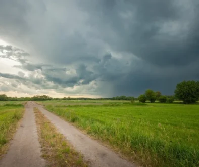 Krajina už srážky potřebuje jako sůl - zatažená obloha