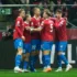 Fotbalisté české reprezentace se radují z úspěchu.