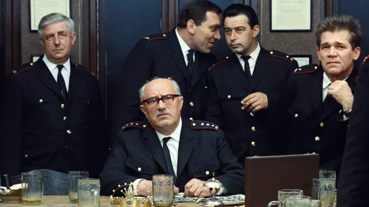 Scéna z filmu Hoří, má panenko