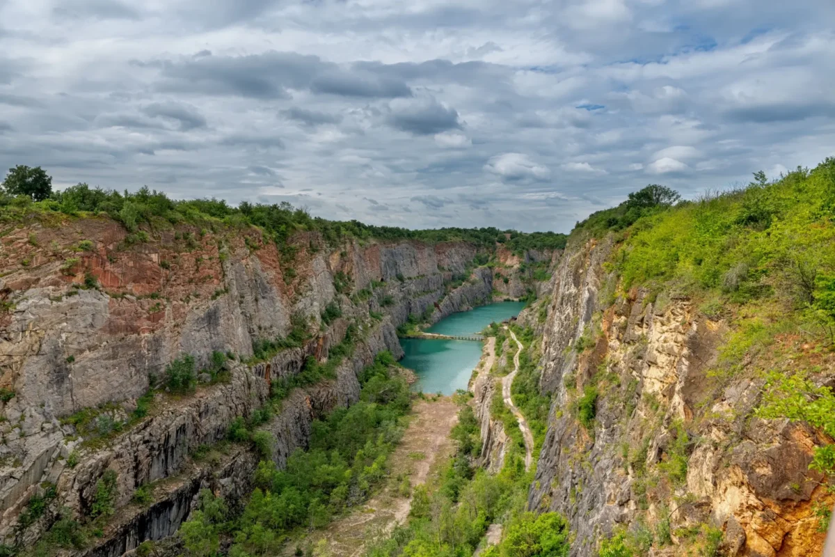 Shutterstock_1762908440 | TVGURU.cz lom velká amerika