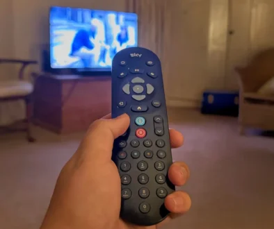 ovladač a přepínání televize