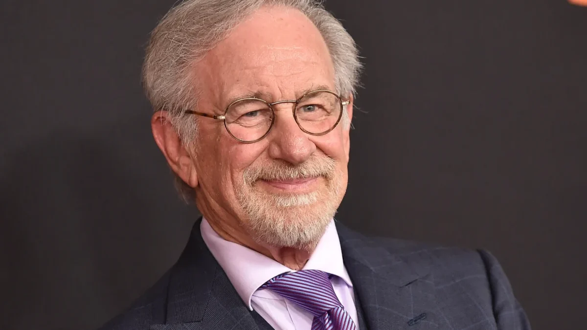Steven Spielberg se culí.