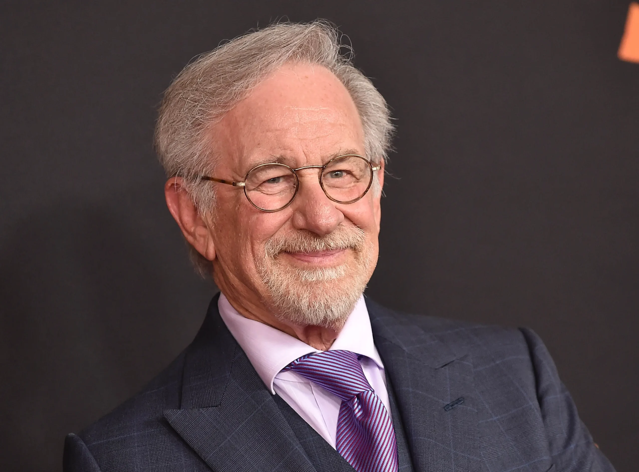 Steven Spielberg se culí.