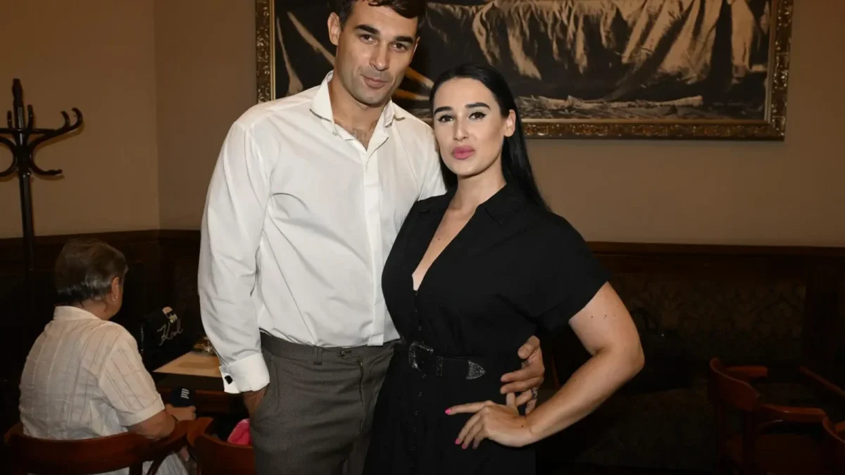 Adam Vacula s partnerkou - Adam a Besky