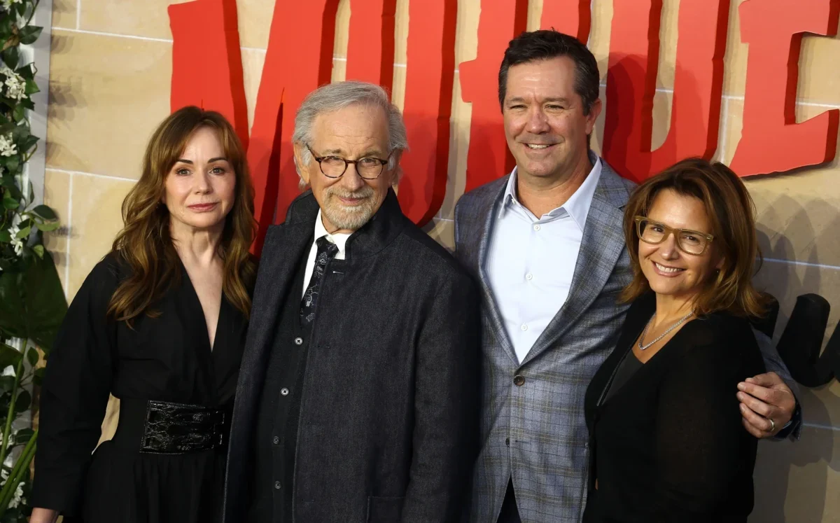 Režisér Steven Spielberg s herci