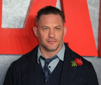 Tom Hardy se culí.