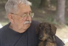 Vlastimil Brodský s jezevčíkem Hugem
