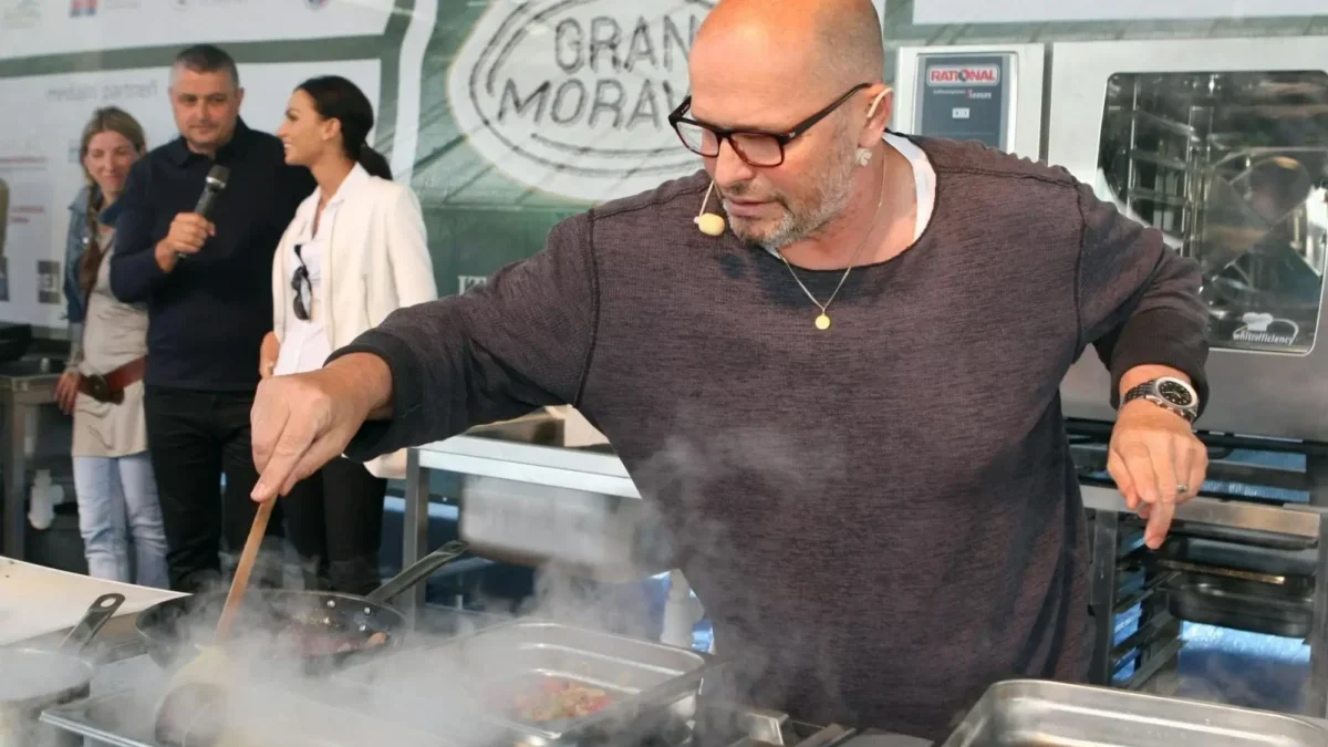 Zdeněk Pohlreich vaří na Garden Food Festivalu