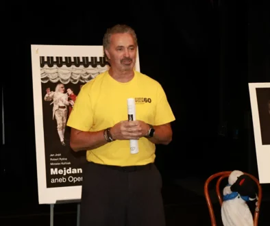 Martin Dejdar vystupuje.