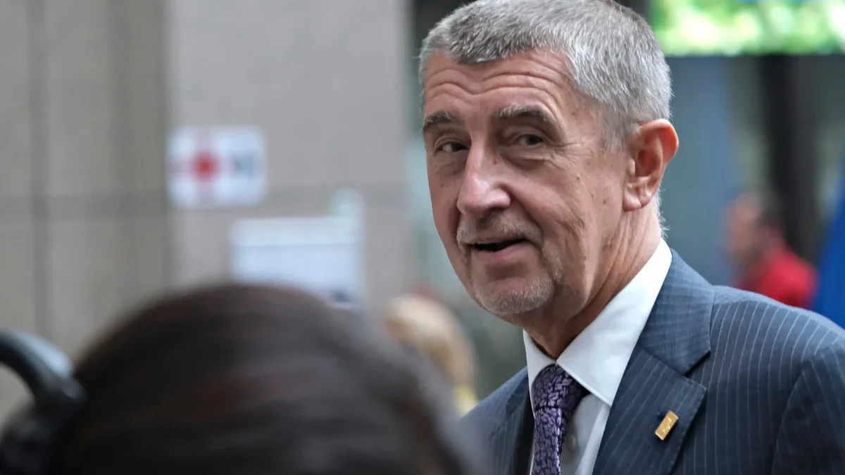 Andrej Babiš se usmívá.