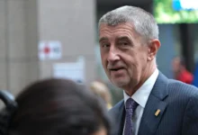 Andrej Babiš se usmívá.
