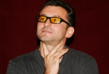 Ondřej Vetchý se tváří vážně.