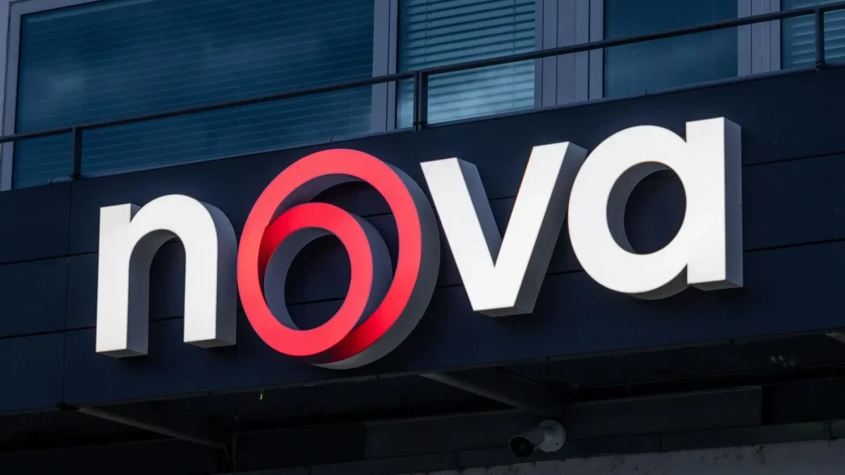 Nápis Nova