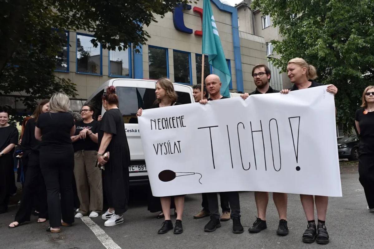 profimedia-1107665832 | TVGURU.cz Lidé protestují.