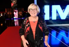 Kateřina Cajthamlová se usmívá.
