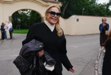 Dagmar Havlová se usmívá.