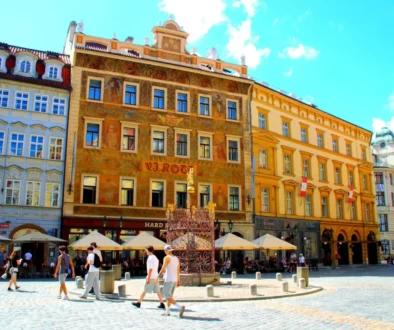 Letní Praha - Pražané na ulici