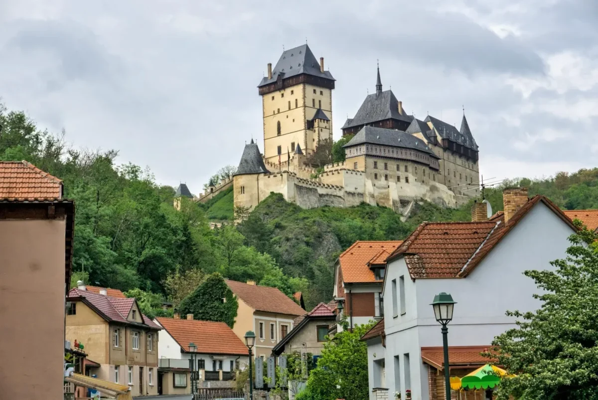 Majestátní hrad Karlštejn
