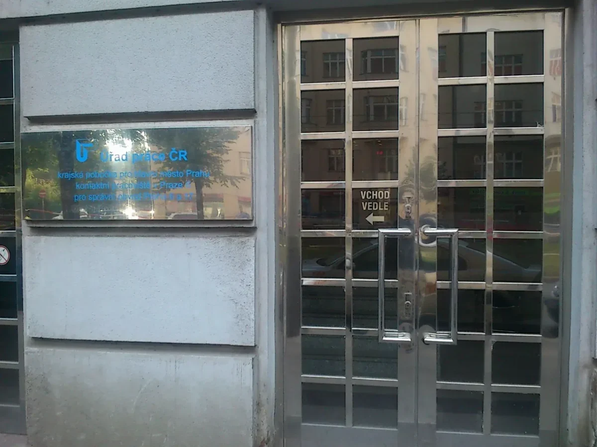 I když člověk pracoval 45 let a nebyl v evidenci úřadu práce, malá chyba může drasticky snížit starobní důchod.