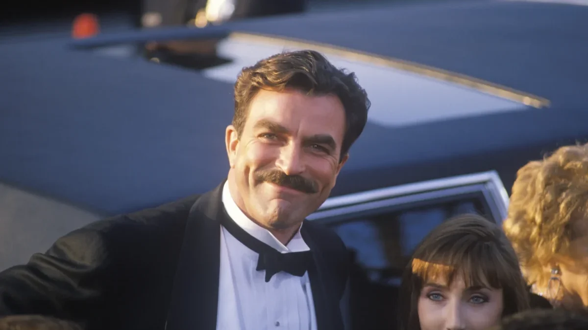 Tom Selleck se culí.