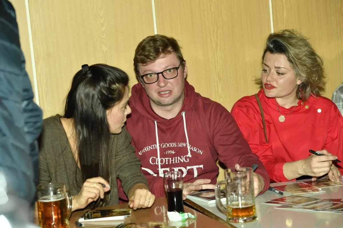 Herci seriálu Most!