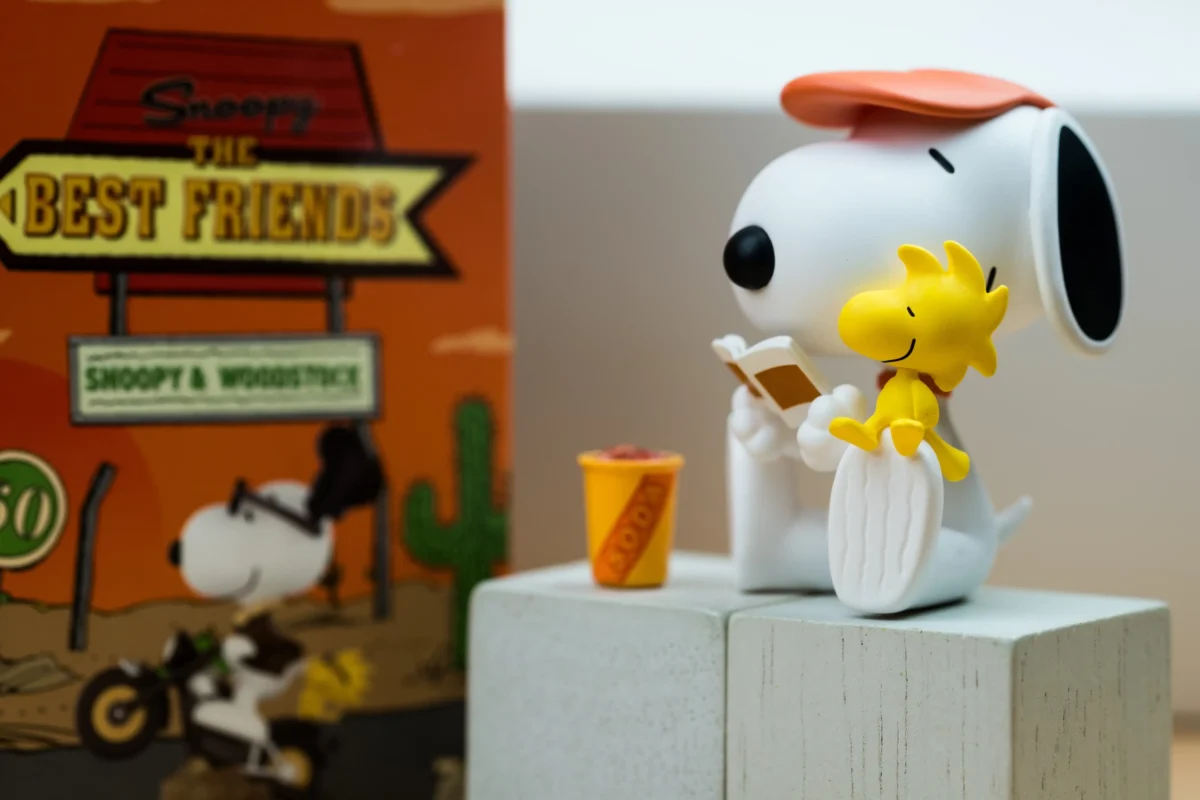 shutterstock_2431613805-2 | TVGURU.cz Figurka Snoopyho