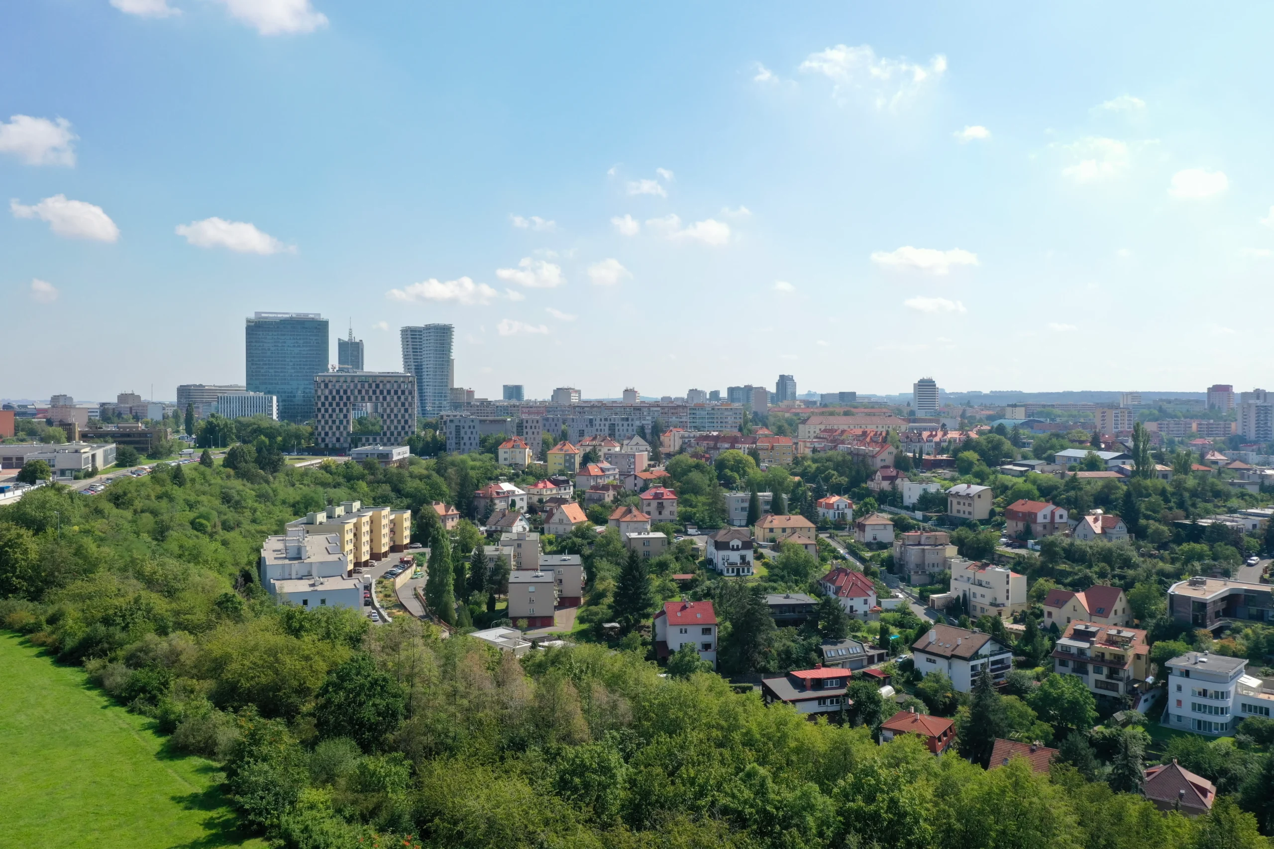 shutterstock_2733814171 | TVGURU.cz Praha Pankrác