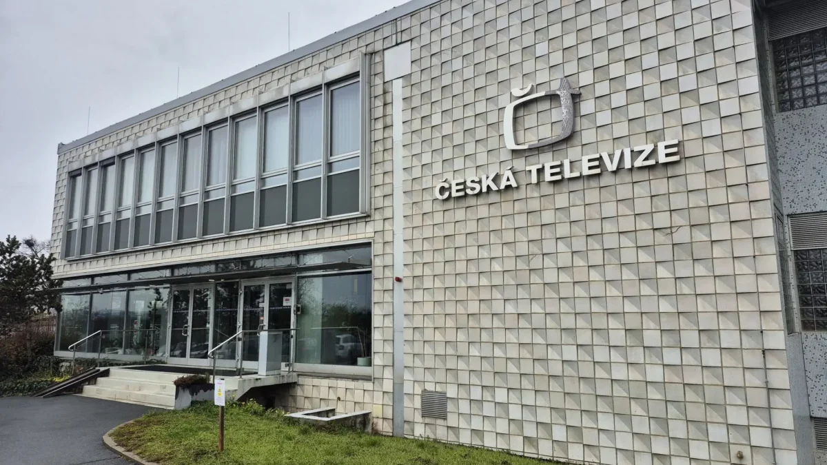 dům s logem Česká televize