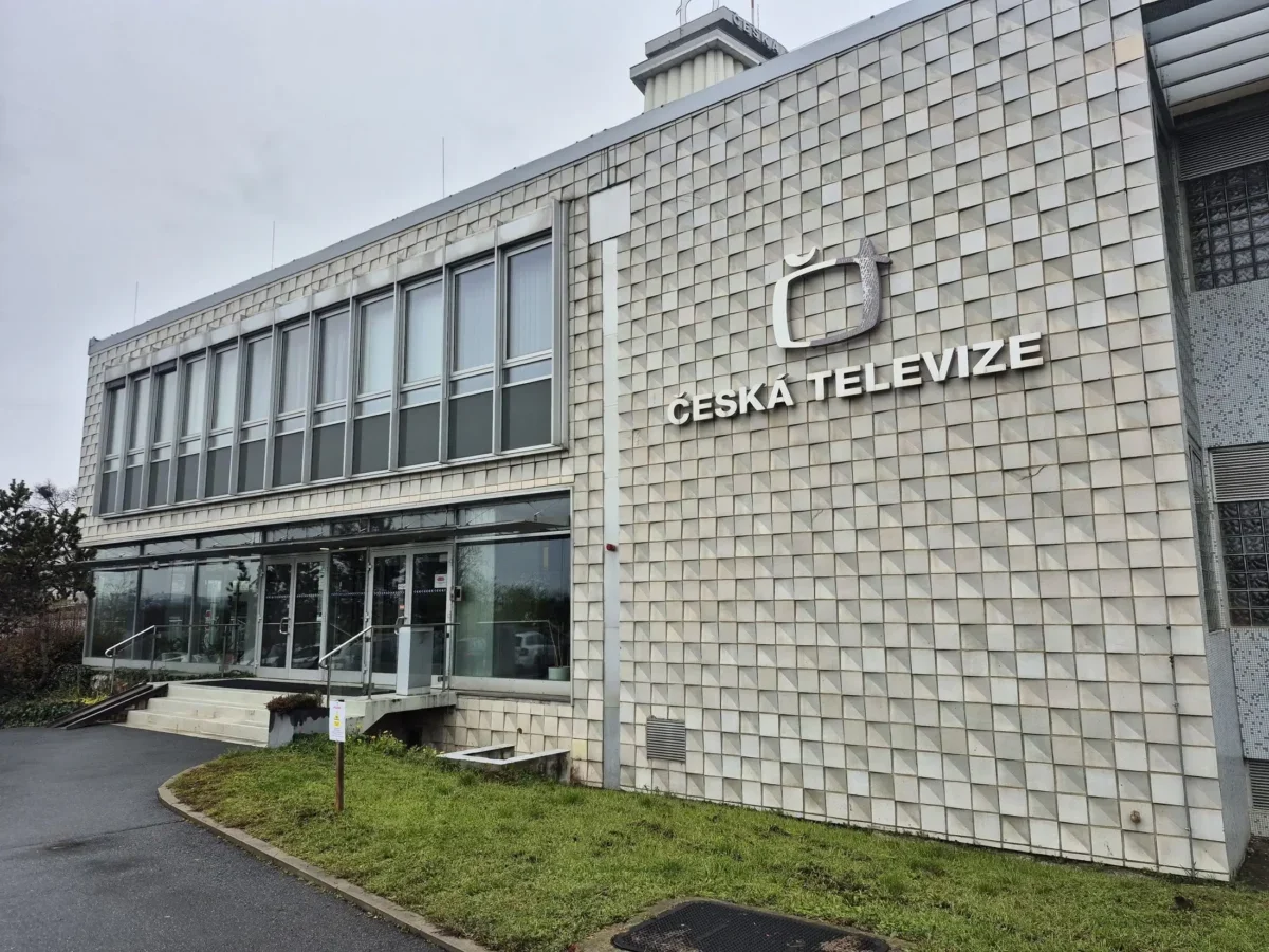 dům s logem Česká televize