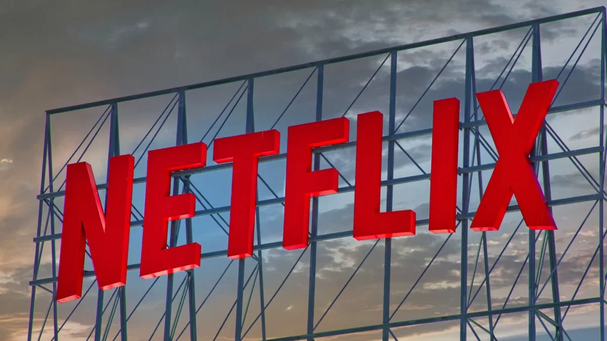 Název Netflix na budově