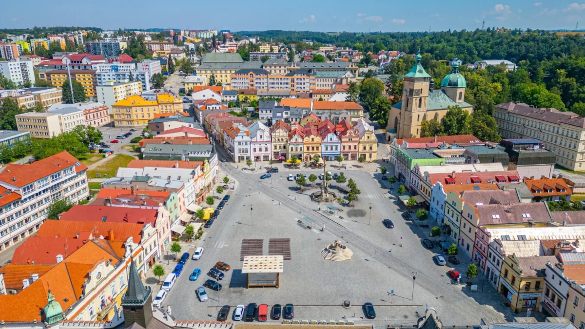 shutterstock_2685485643 | TVGURU.cz Náměstí v Havlíčkově Brodě