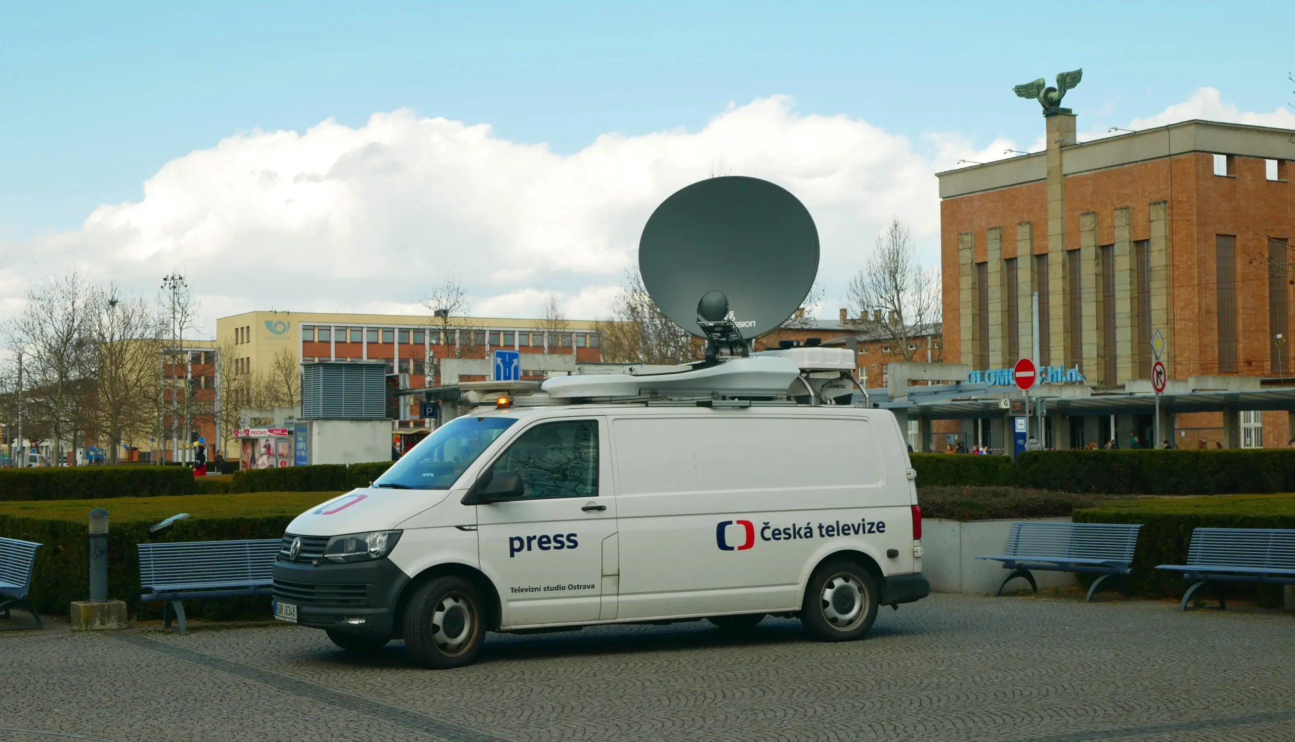 Zaparkované auto České televize