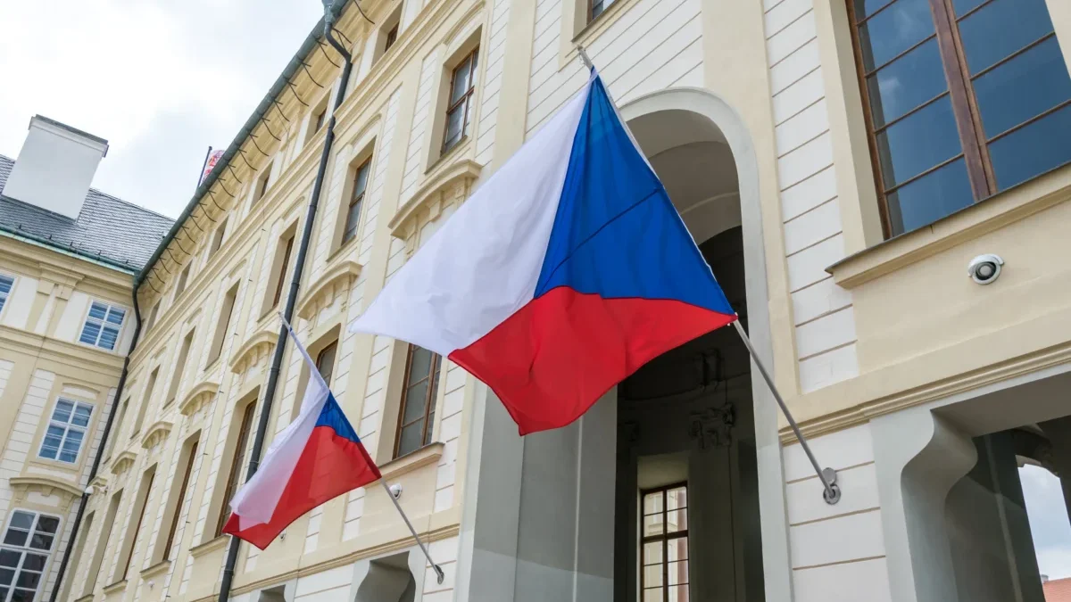 České vlajky na budově