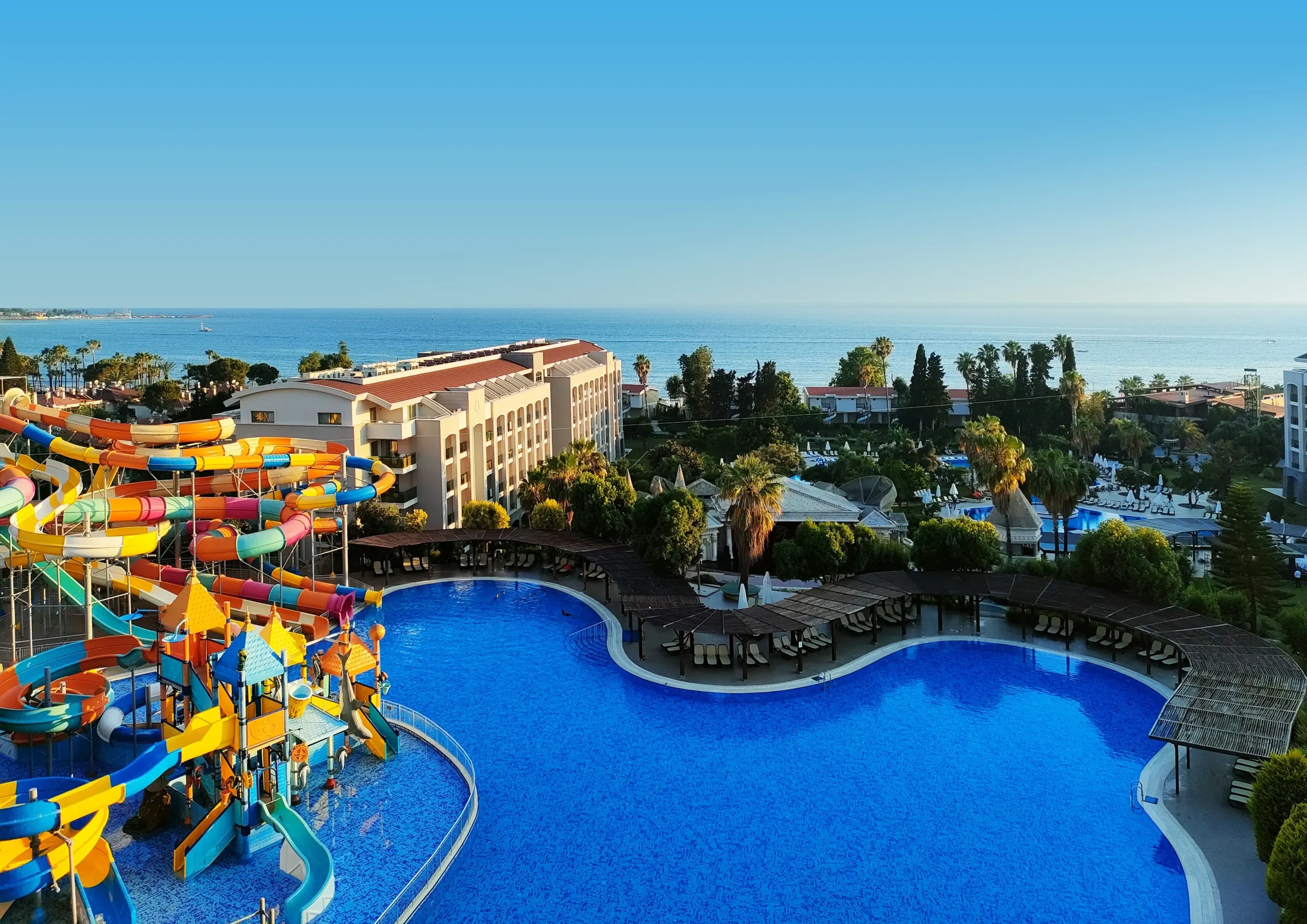 hotel s velkým bazénem